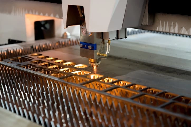 Advantages of Detailed Laser Cutting for Women in Fabrication
